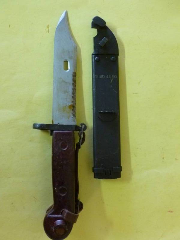lot 52 image: Vintage Bayonet
