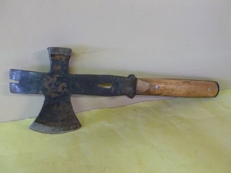 lot 56 image: Ax