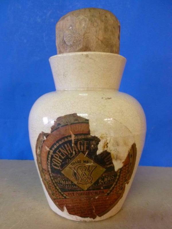 lot 77 image: Antique Copenhagen Snuff Jar