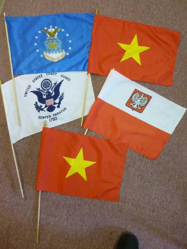 lot 81 image: Yard Flags