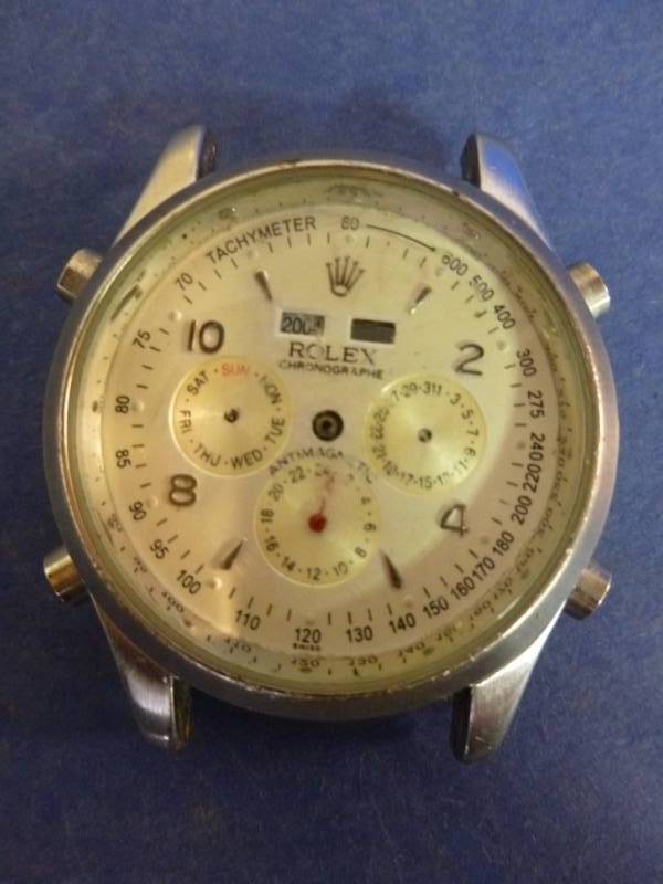 lot 98 image: Watch