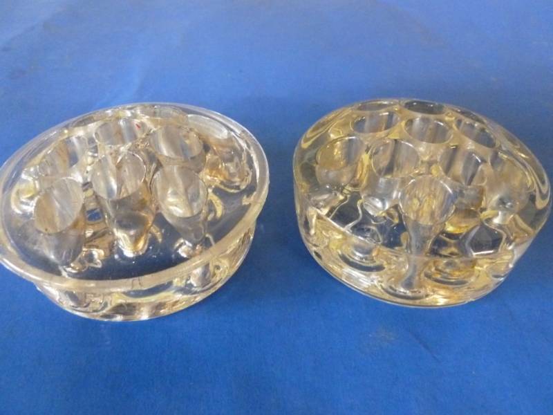 lot 120 image: Vintage Glass