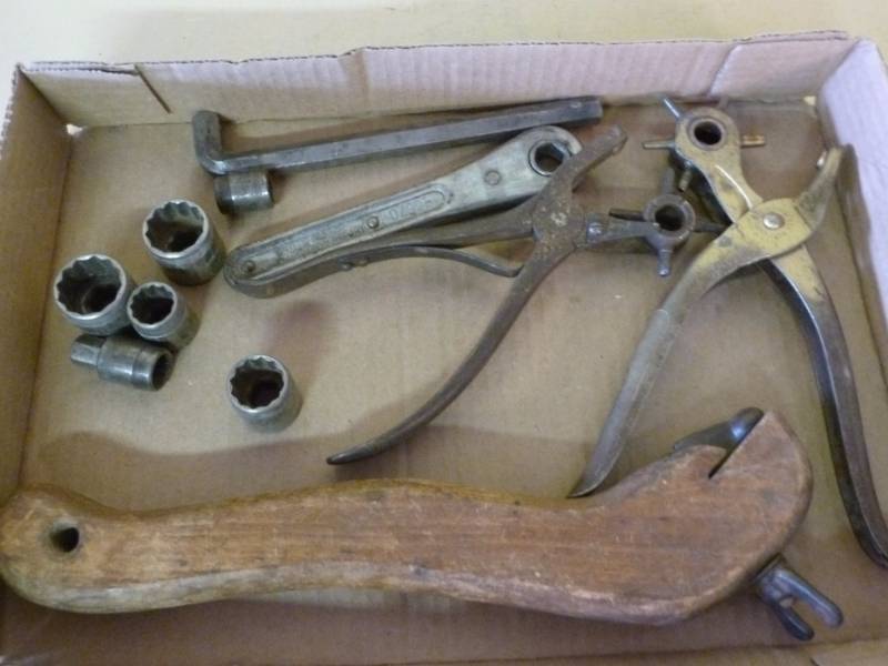 lot 125 image: Vintage Tools