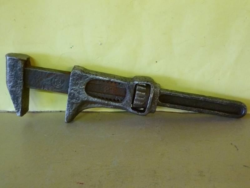lot 130 image: Antique Tool