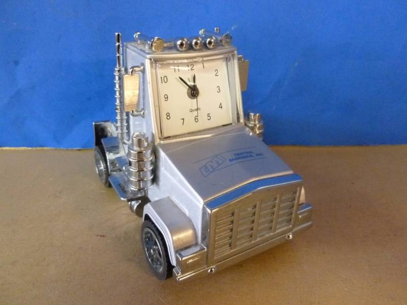lot 184 image: Semi Clock