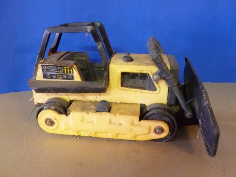 lot 192 image: Metal Toy