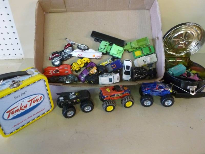lot 197 image: Vintage Tootsie Toys