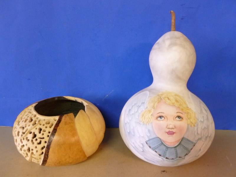 lot 199 image: Gourd Decorations