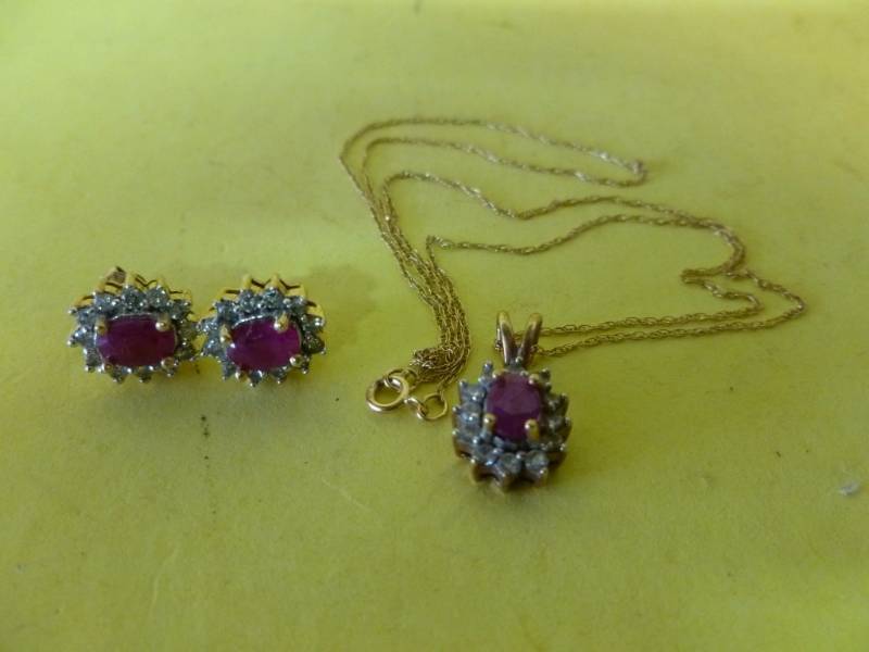 lot 210 image: Diamond Earrings