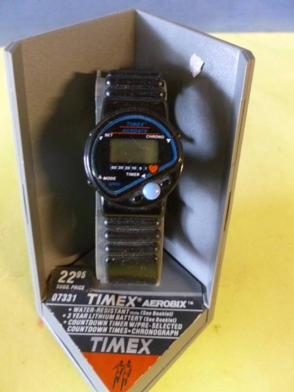 lot 221 image: Watch