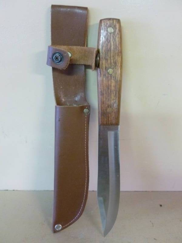 lot 248 image: Hunting Knife