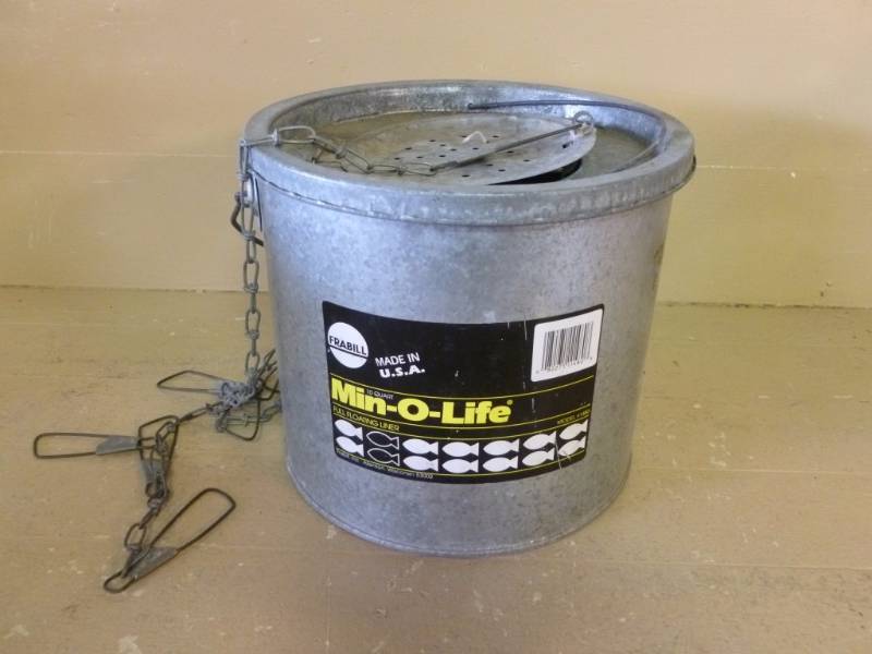 lot 260 image: Minnow Bucket