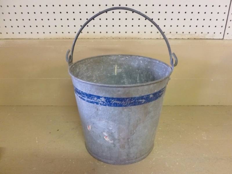 lot 261 image: Vintage Milk Bucket