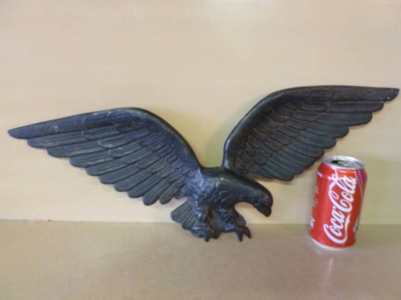 lot 267 image: Eagle Decoration