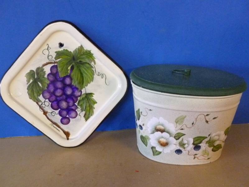 lot 268 image: Decorative