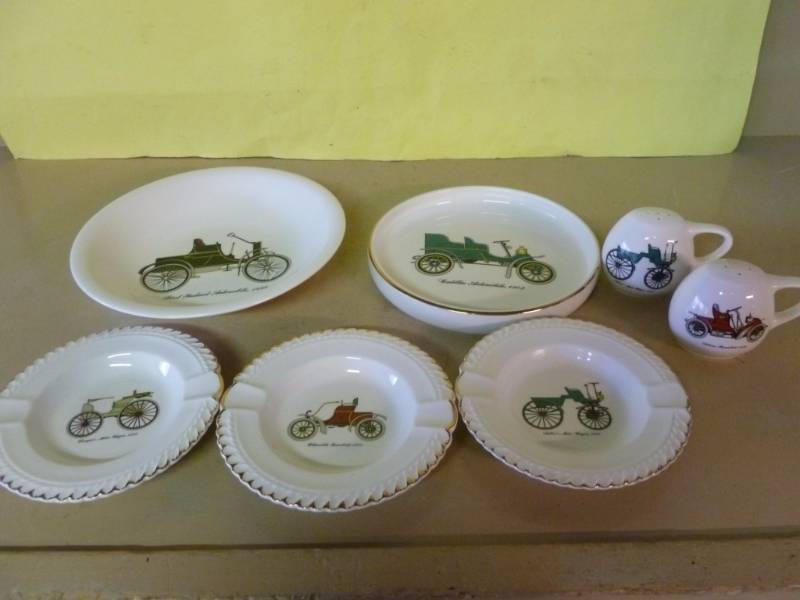 lot 300 image: Harkerware