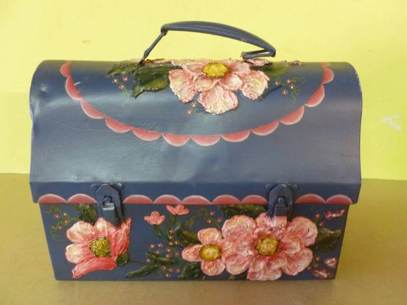 lot 314 image: Decorative