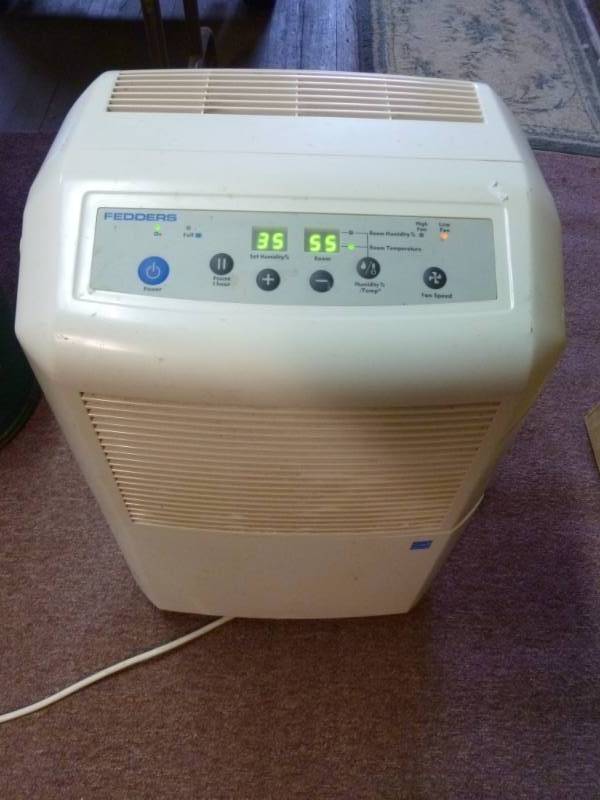 lot 326 image: Dehumidifier