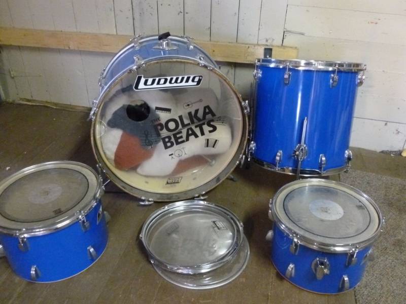 lot 1 image: Ludwig Rockers Drum Set