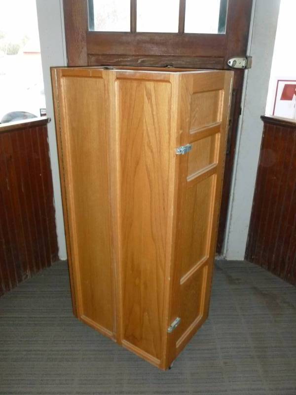 lot 10 image: Band Electronics Cabinet
