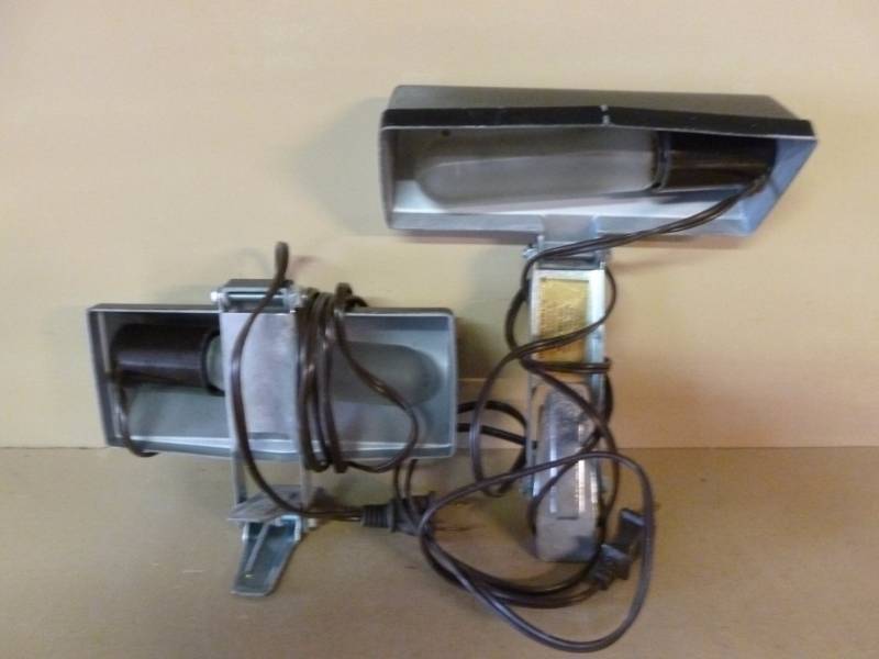 lot 13 image: Clip On Band Lights