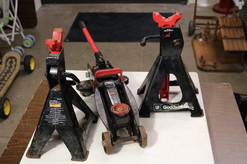 Floor Jack and Jack Stands