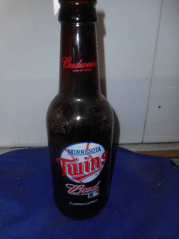 MINNESOTA TWINS BUDWEISER BOTTLE