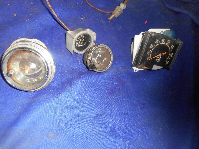 MISC VINTAGE GAUGERS