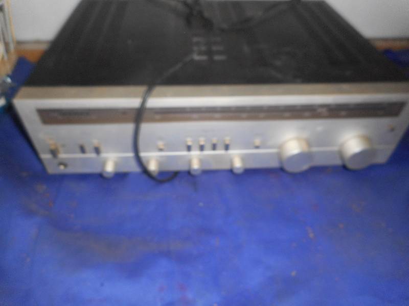 COLLECTIBLE HARMON KARDON RADIO
