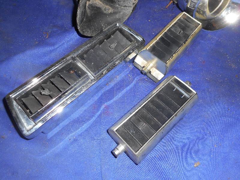 VINTAGE CAR VENTS