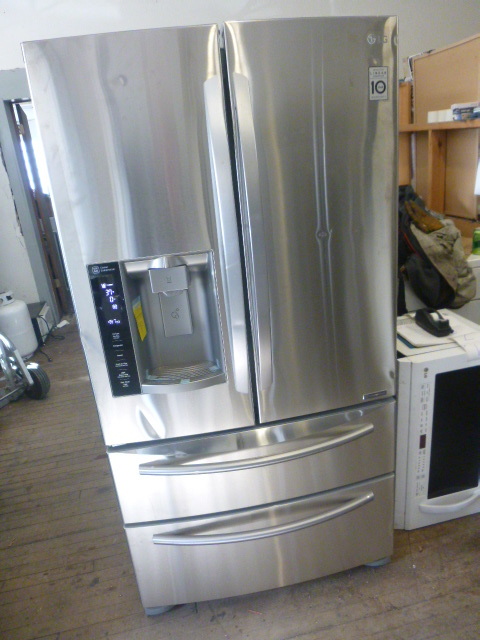 lot 1 image: NEW Scratch & Dent LG RefrigeratorFreezer