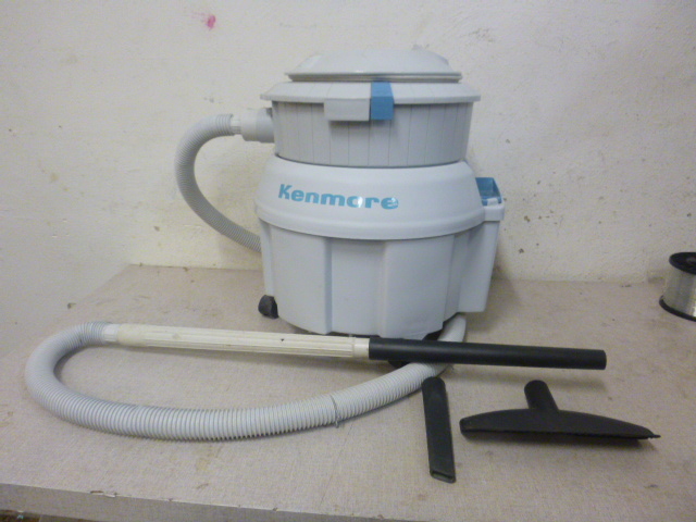 lot 14 image: Kenmore Wet Dry Vacuum