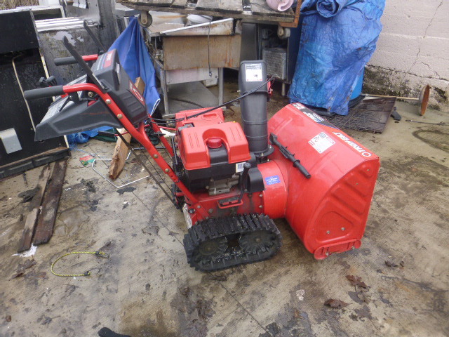 lot 27 image: Troy-Bilt Storm Tracker 1130 Snowblower