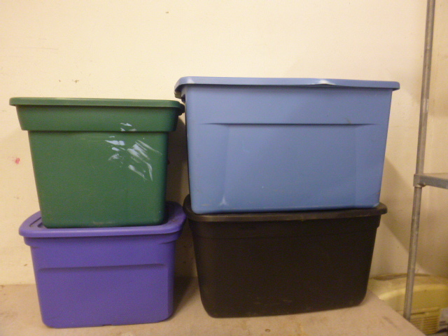 lot 34 image: 4 Totes with Lids