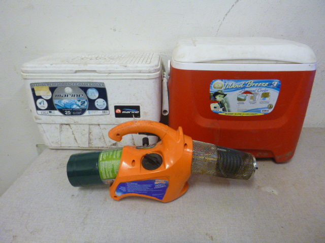 lot 19 image: 2 Coolers