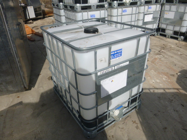 lot 40 image: 260 Gallon Tote