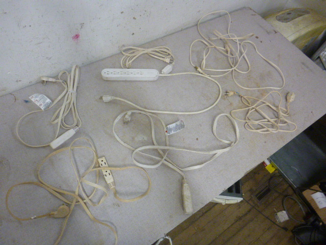 lot 49 image: 6 Electrical Cords