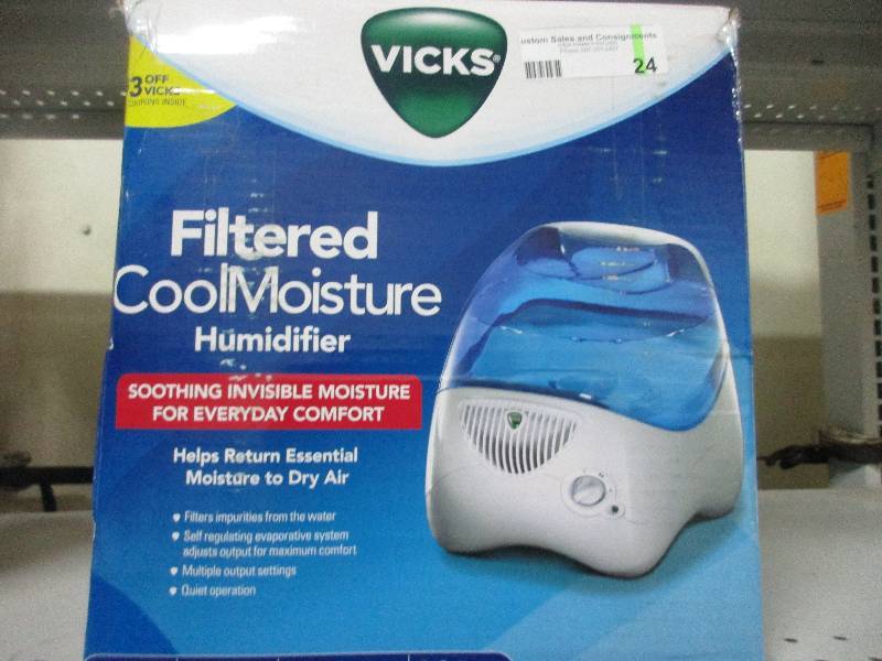 lot 24 image: Vicks cool moisture humidifier