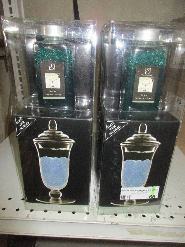 lot 66 image: 2 fregrance bead set w vase
