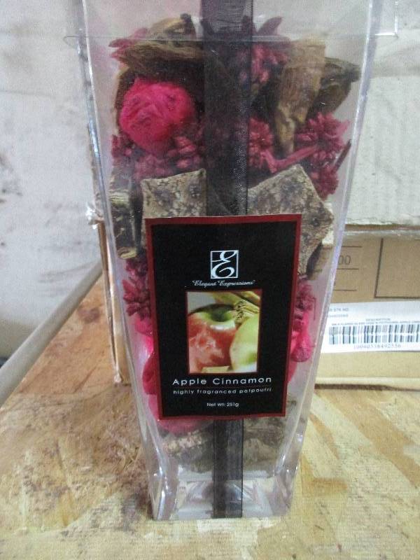lot 68 image: 4 apple cinnamon potpourri in vases