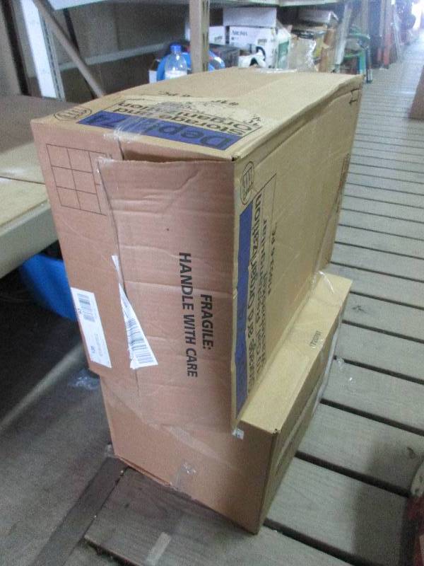 lot 86 image: 2 boxes of plastic Easter eggs 20 bags