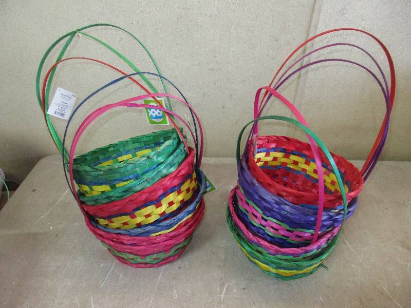 lot 125 image: 50 or more Easter baskets