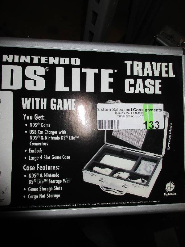 lot 133 image: 3 Nintendo DS lite - no games