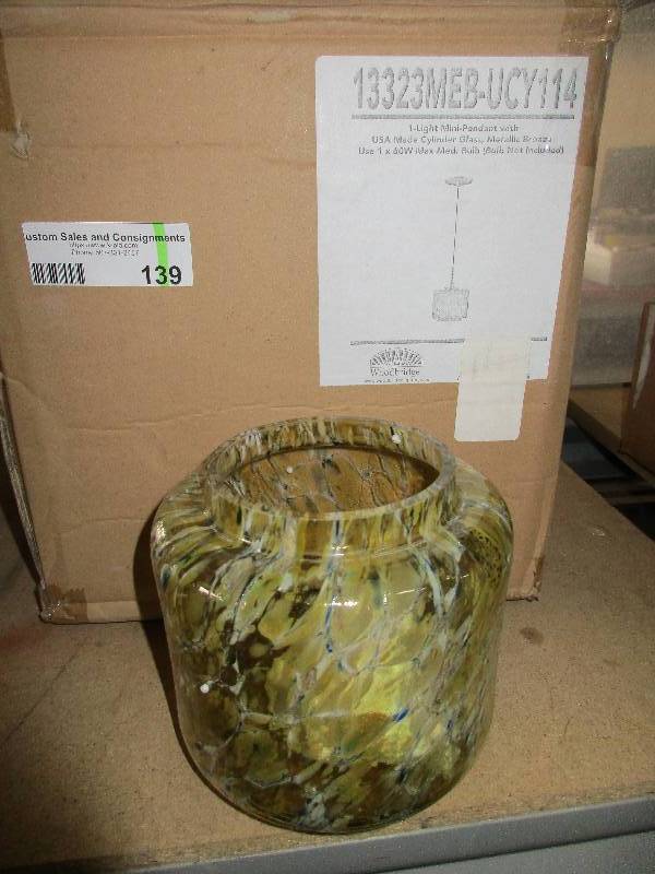 lot 139 image: 1 mini pendant light