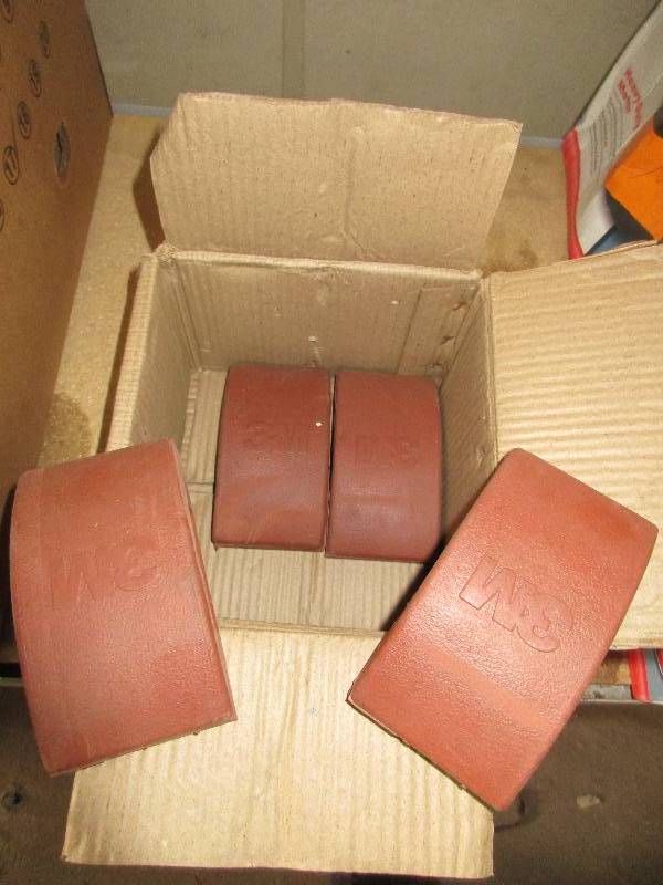 lot 149 image: 4 - 3m sanding blocks