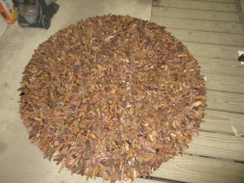 lot 151 image: shag rug 70 across