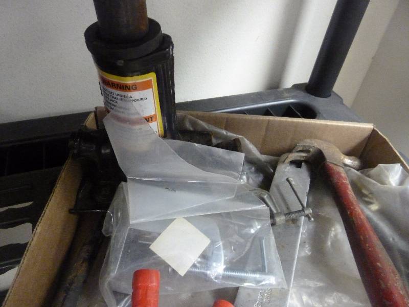 lot 512 image: Tool and Hardware Lot