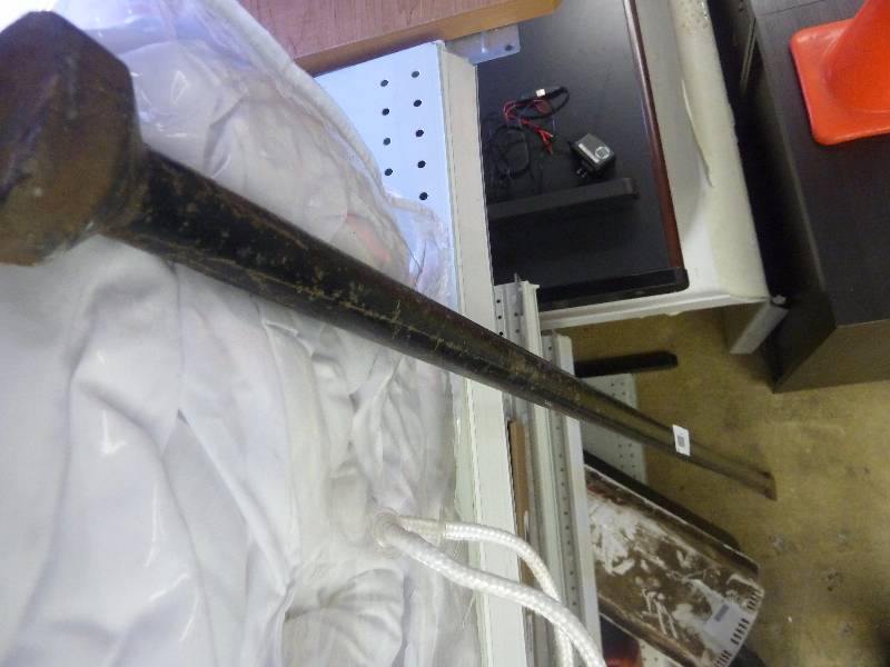 lot 539 image: Long Heavy Duty Ice Chisel