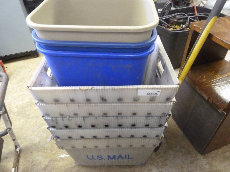 lot 547 image: Lot of Totes and Trash Cans