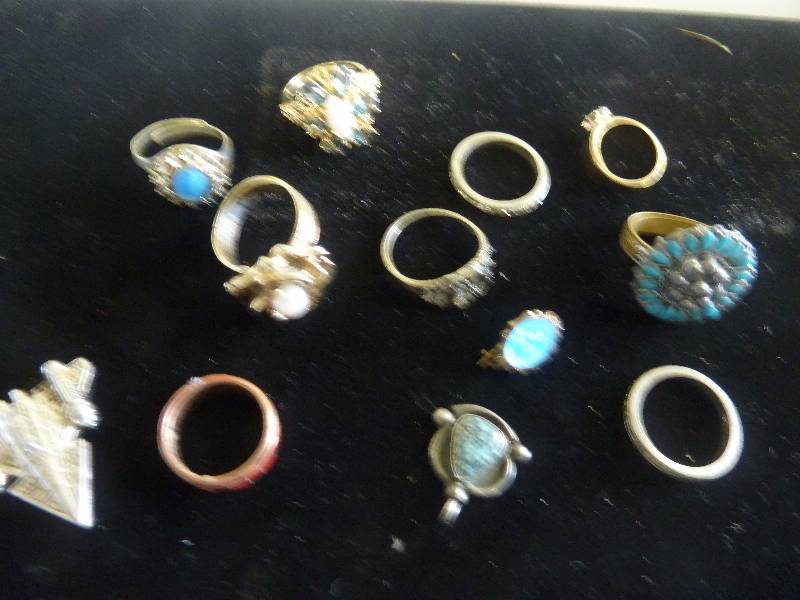 lot 570 image: Jewelry Lot